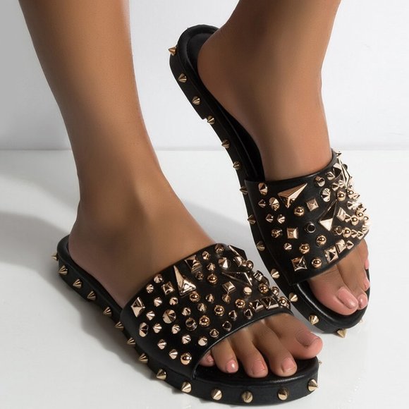 NEW🔥Jeweled Spike Studded Slide Sandal Flip Flops - Picture 2 of 6